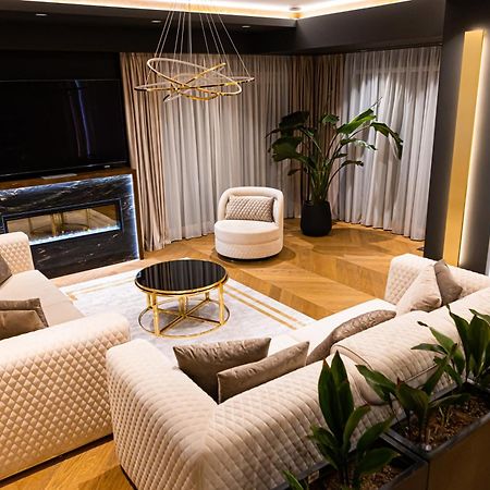 Deluxe Aparthotel Marwell Residence Suceava Dış mekan fotoğraf