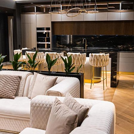 Deluxe Aparthotel Marwell Residence Suceava Dış mekan fotoğraf