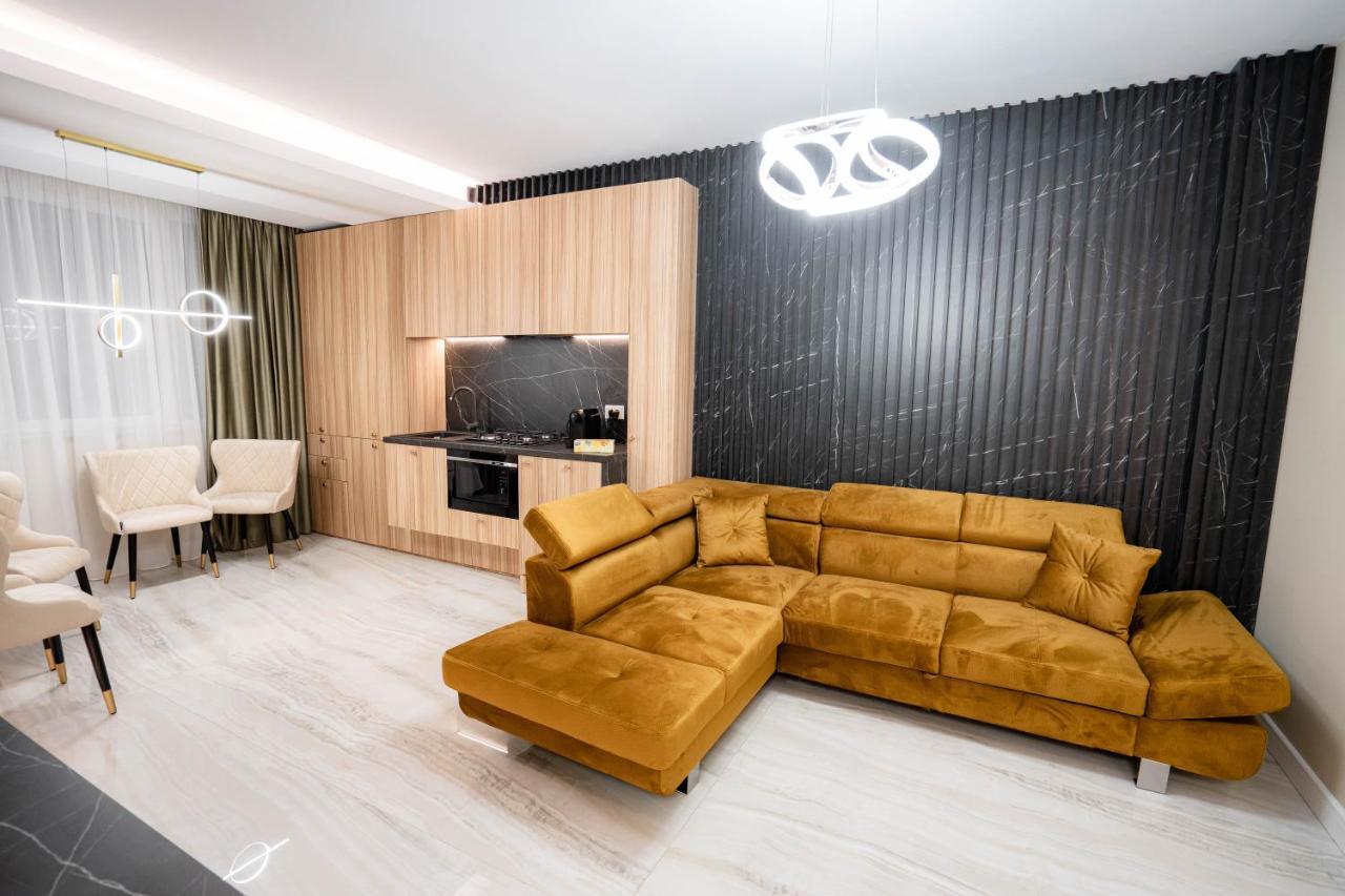 Deluxe Aparthotel Marwell Residence Suceava Dış mekan fotoğraf