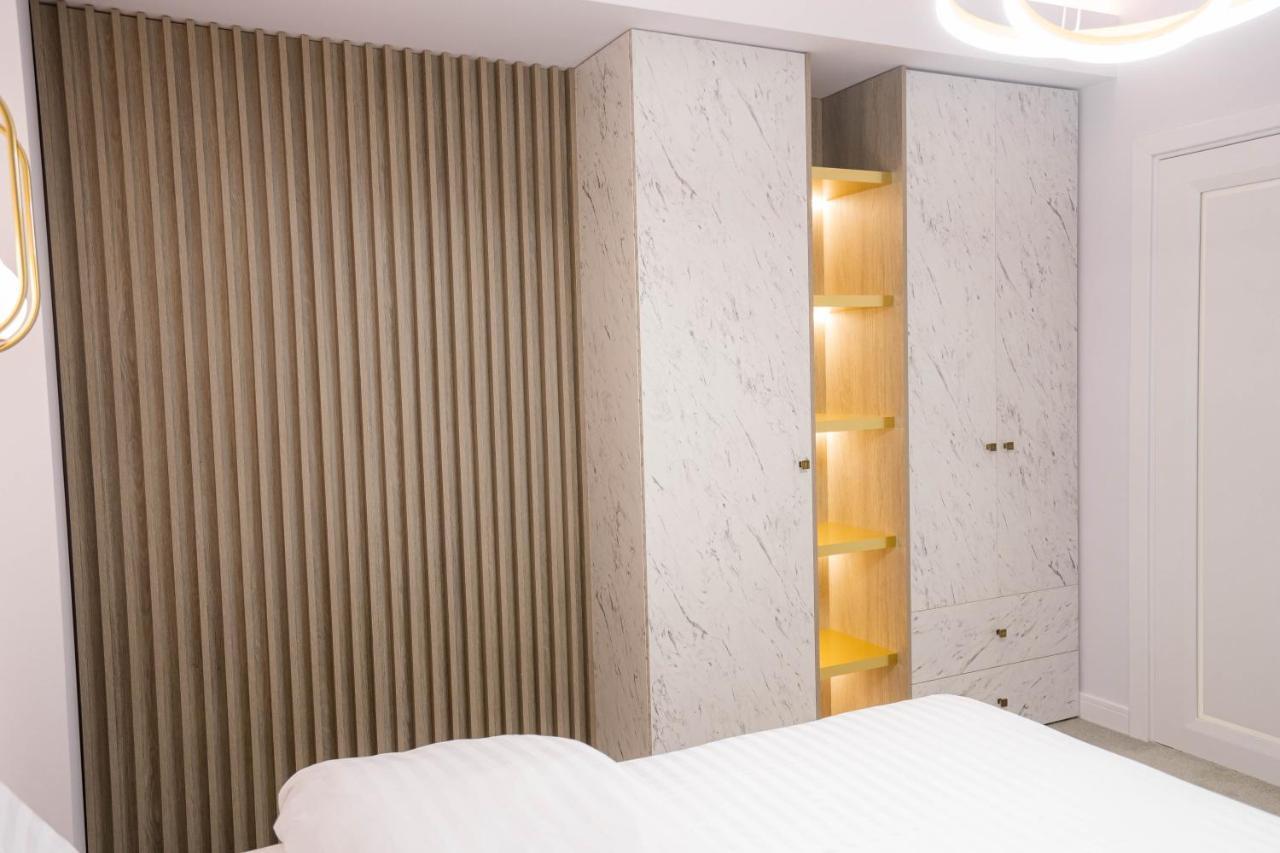 Deluxe Aparthotel Marwell Residence Suceava Dış mekan fotoğraf