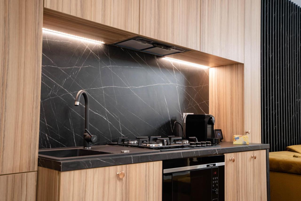 Deluxe Aparthotel Marwell Residence Suceava Dış mekan fotoğraf