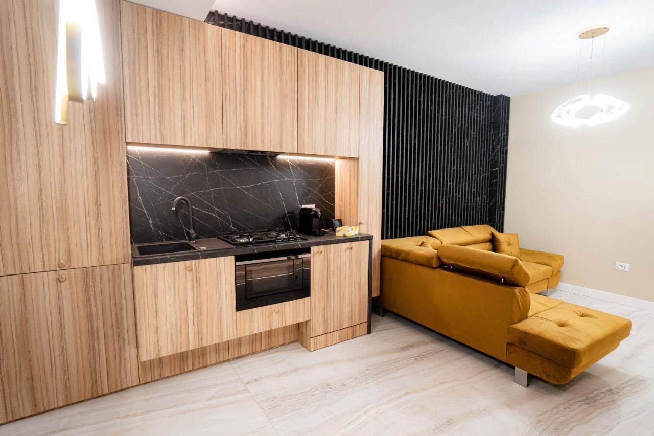 Deluxe Aparthotel Marwell Residence Suceava Dış mekan fotoğraf