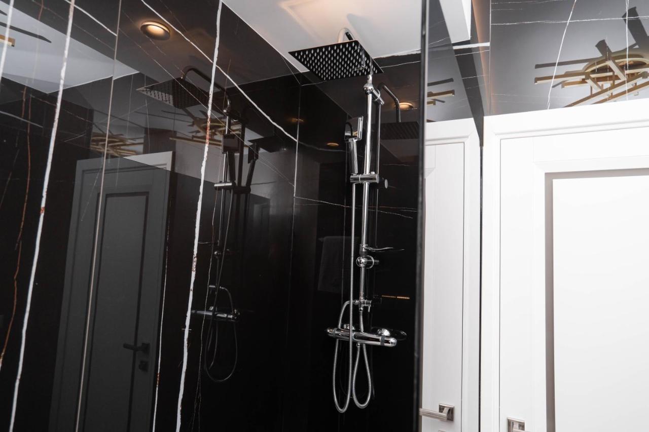 Deluxe Aparthotel Marwell Residence Suceava Dış mekan fotoğraf