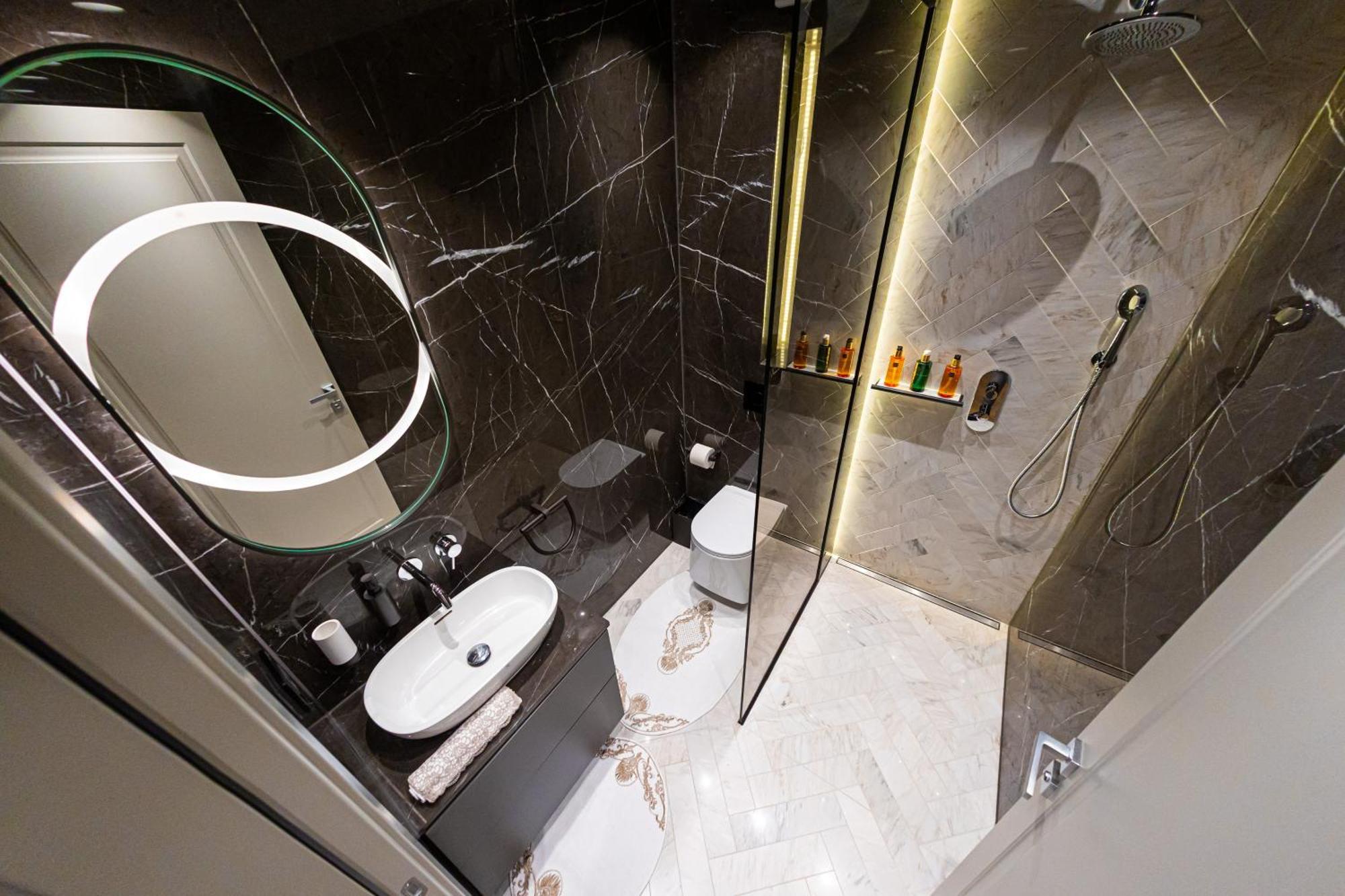 Deluxe Aparthotel Marwell Residence Suceava Oda fotoğraf