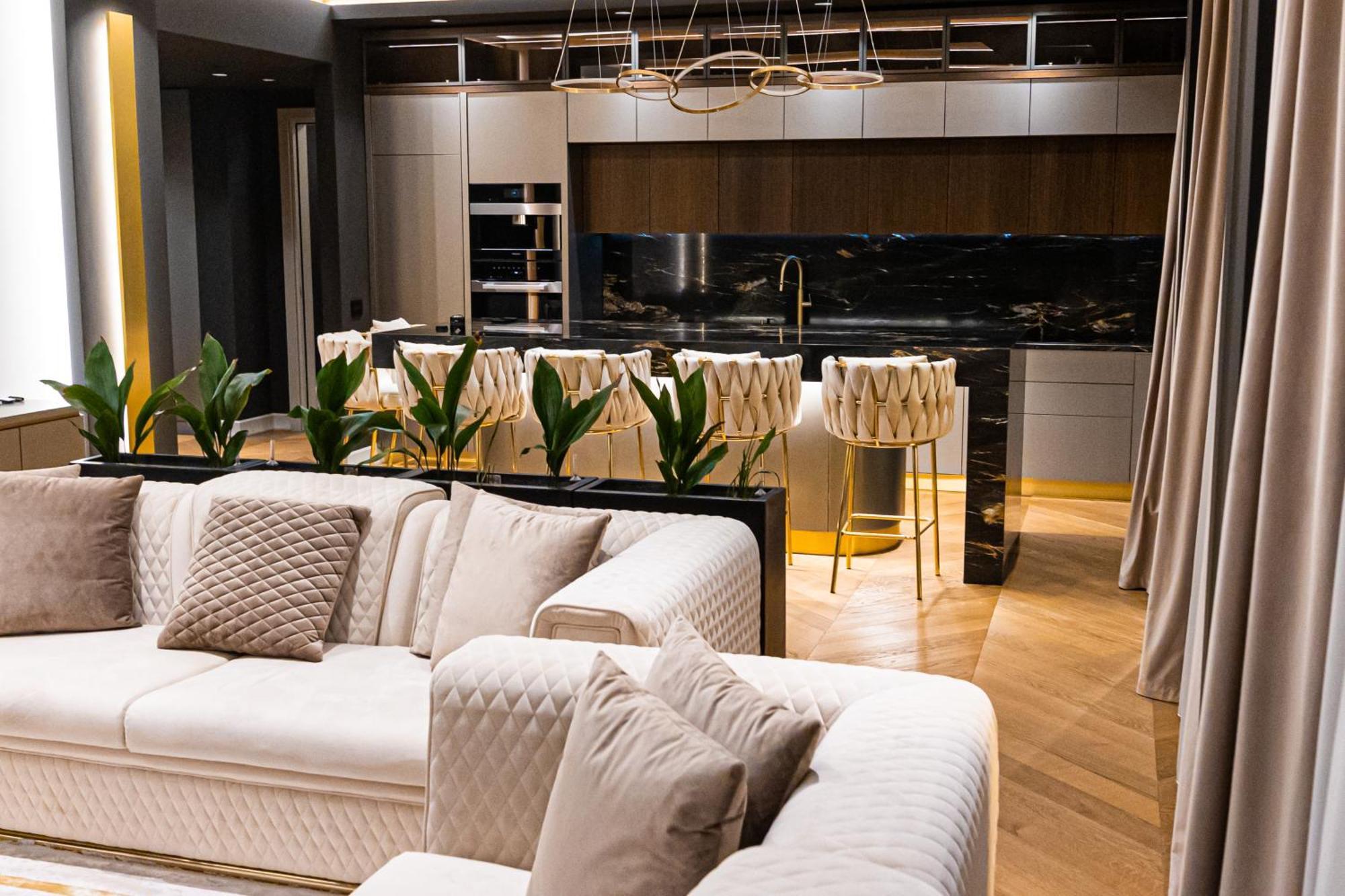 Deluxe Aparthotel Marwell Residence Suceava Dış mekan fotoğraf